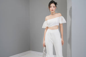 
                  
                    Load image into Gallery viewer, Ezannlia Off Shoulder Top in White
                  
                