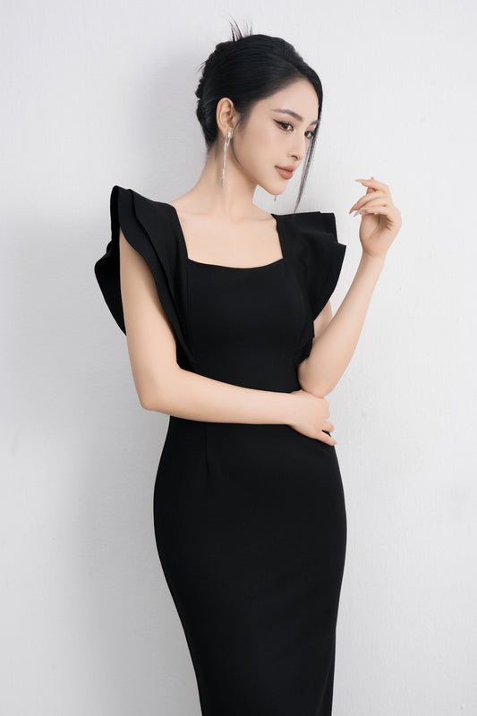 Sinoni Two Ways Ruffle Dress in Black