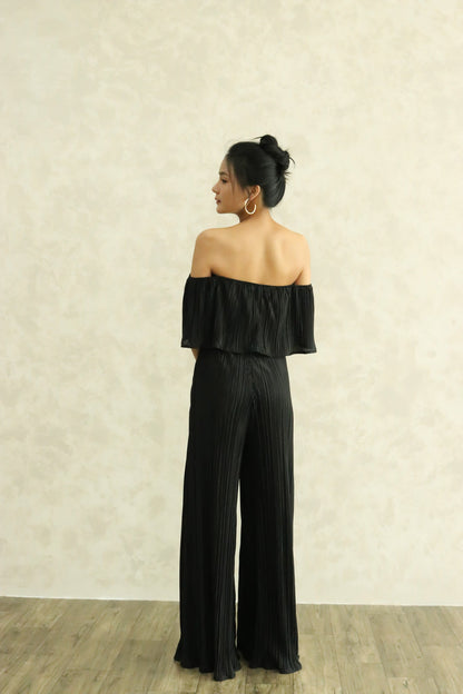 Cleolia 2 Ways Pleated Top in Black