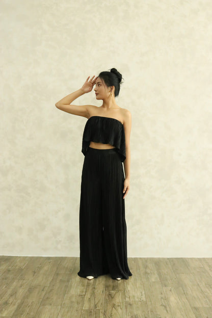 Cleolia 2 Ways Pleated Top in Black