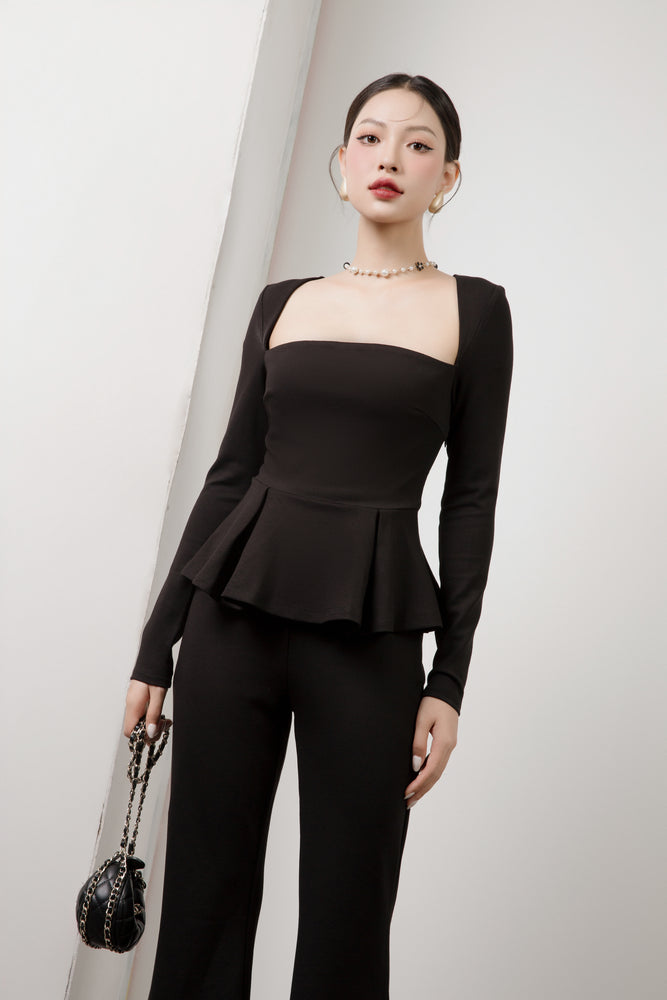 
                  
                    Load image into Gallery viewer, Elizabeth Highwaisted Pants in Black
                  
                