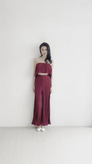 
                  
                    Load and play video in Gallery viewer, Cleolia Pleated Top in Burgundy
                  
                