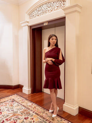 
                  
                    Load image into Gallery viewer, * PREMIUM * Tamsilia Toga Dress in Burgundy - Self Manufactured by LBRLABEL only
                  
                