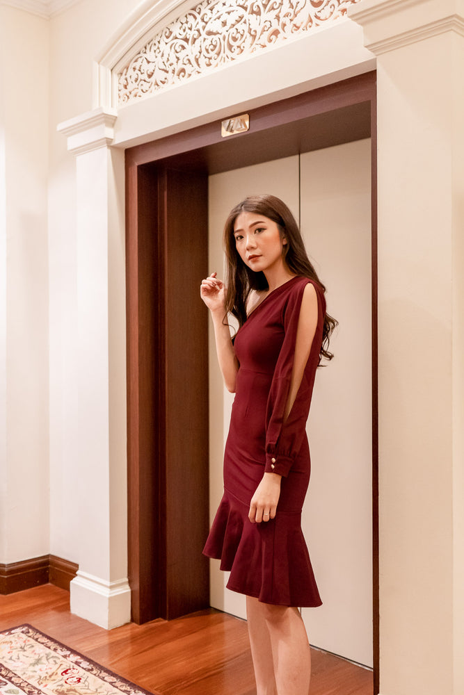 
                  
                    Load image into Gallery viewer, * PREMIUM * Tamsilia Toga Dress in Burgundy - Self Manufactured by LBRLABEL only
                  
                
