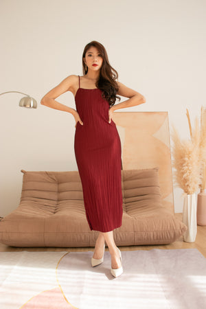 
                  
                    Load image into Gallery viewer, Brelia Straight Cut Pleated Dress in Burgundy
                  
                