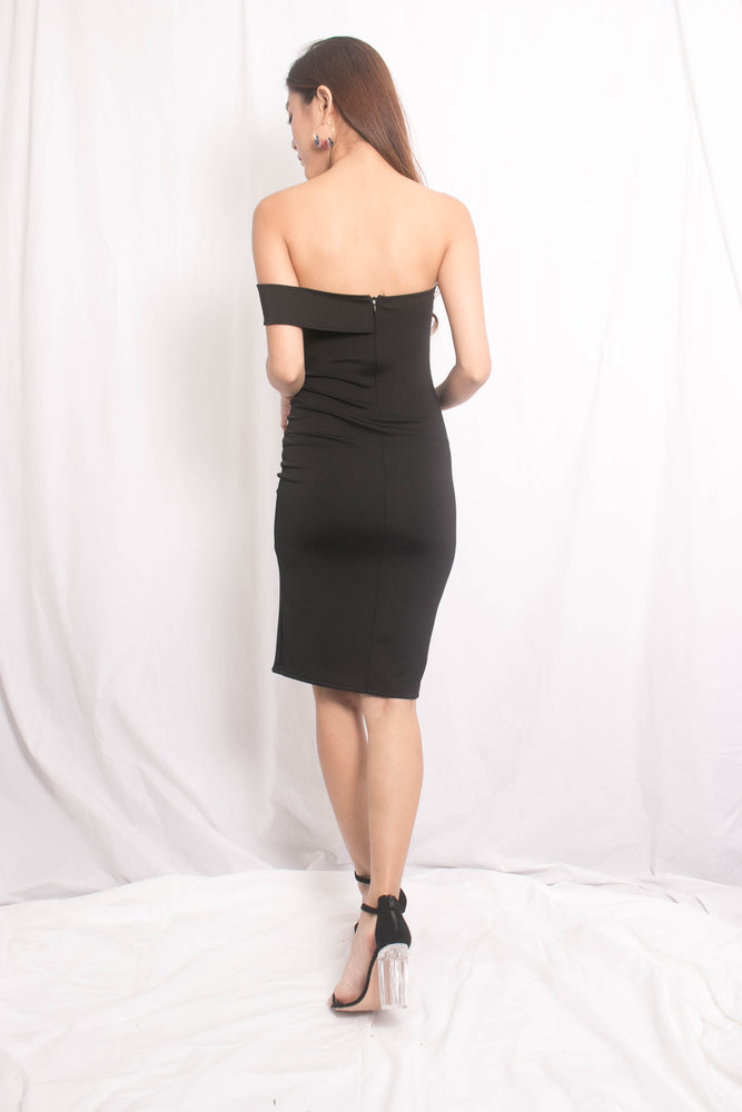 
                  
                    Load image into Gallery viewer, Horona Bodycon Slit Dress in Black
                  
                