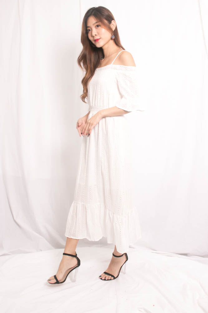 Eilra Offsie Dress in White