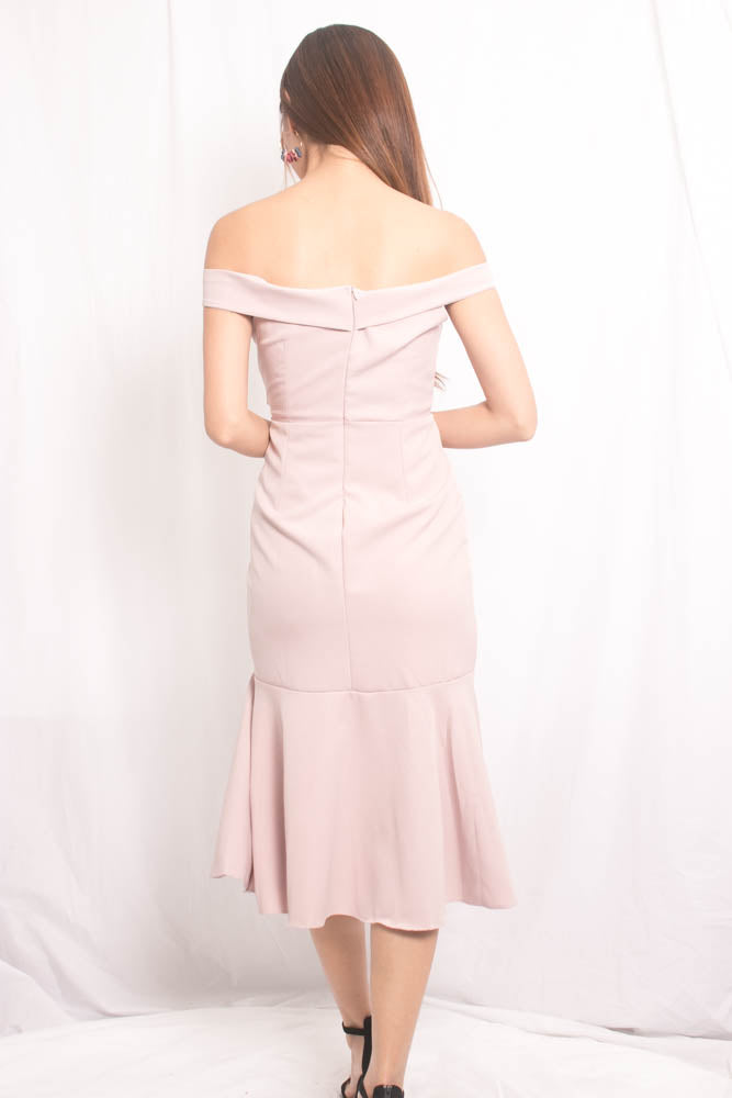 Cherlyn Flutter Offsie Dress in Pink
