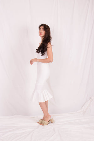 
                  
                    Load image into Gallery viewer, *PREMIUM* - Maelia Mermaid Dress in White
                  
                