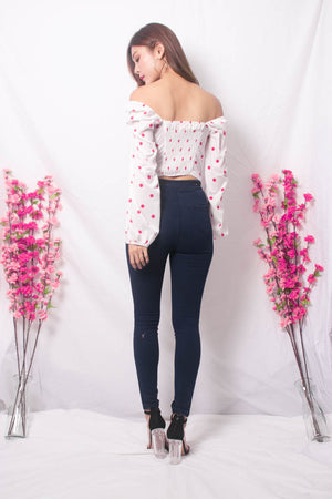 
                  
                    Load image into Gallery viewer, Yesie 2 Way Polkadot Top in White
                  
                