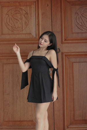 
                  
                    Load image into Gallery viewer, Lizlia Two-way Dress Romper in Black
                  
                