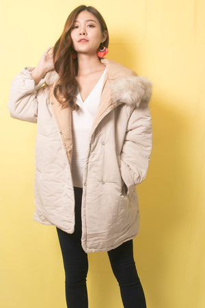 
                  
                    Load image into Gallery viewer, * PREMIUM * Zewa Fur Coat in Cream
                  
                