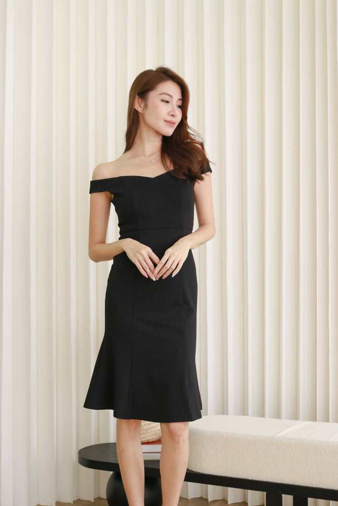 
                  
                    Load image into Gallery viewer, Mikaylia Off-Shoulder Dress in Black
                  
                