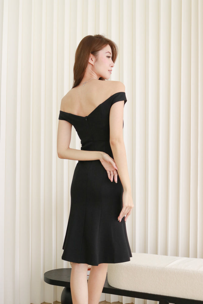 
                  
                    Load image into Gallery viewer, Mikaylia Off-Shoulder Dress in Black
                  
                