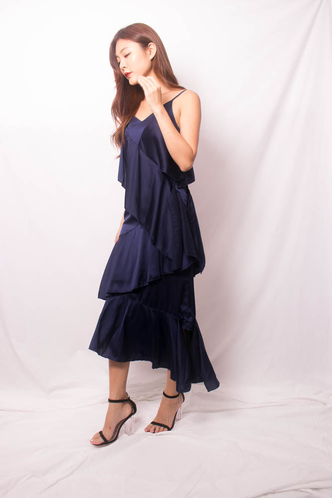 
                  
                    Load image into Gallery viewer, * LUXE * Desarah Layer Dress in Navy
                  
                