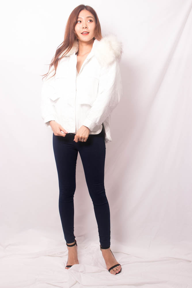
                  
                    Load image into Gallery viewer, * LUXE * Elgine Fur Coat in White
                  
                