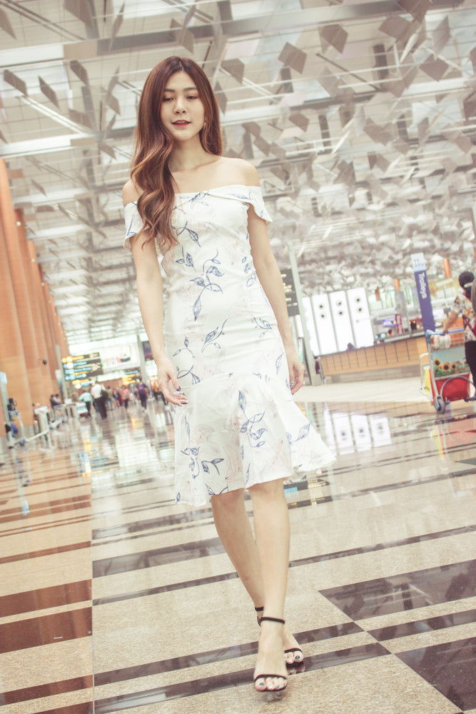 
                  
                    Load image into Gallery viewer, * LUXE * - Sarahlyn Offsie Floral Dress
                  
                