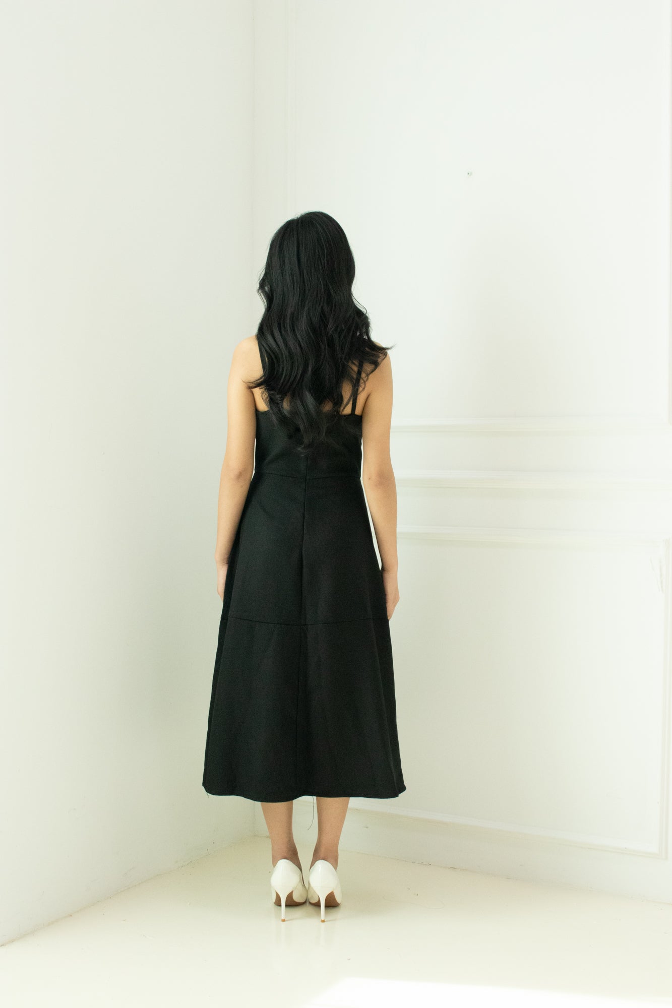 Anthea Midi Dress in Black
