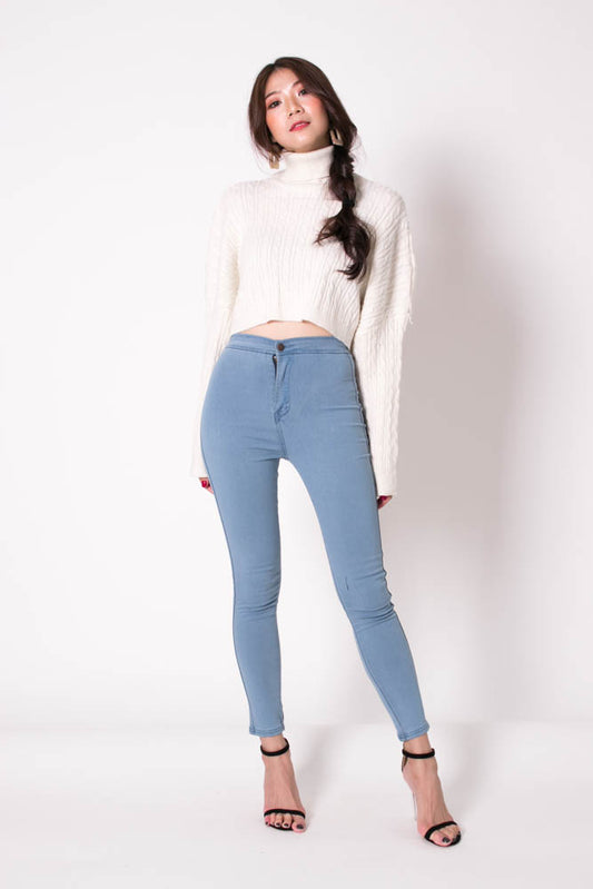 Ivy Turtleneck Cropped Pullover in White