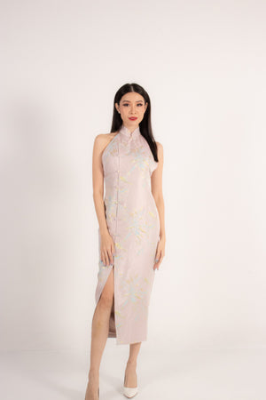 
                  
                    Load image into Gallery viewer, Yuan Oriental Qipao Dress in Pink
                  
                