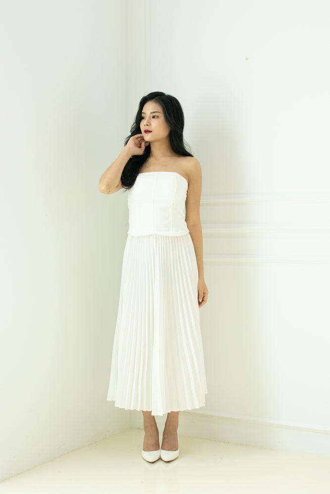 
                  
                    Load image into Gallery viewer, Jaque Pleated Skirt in White
                  
                