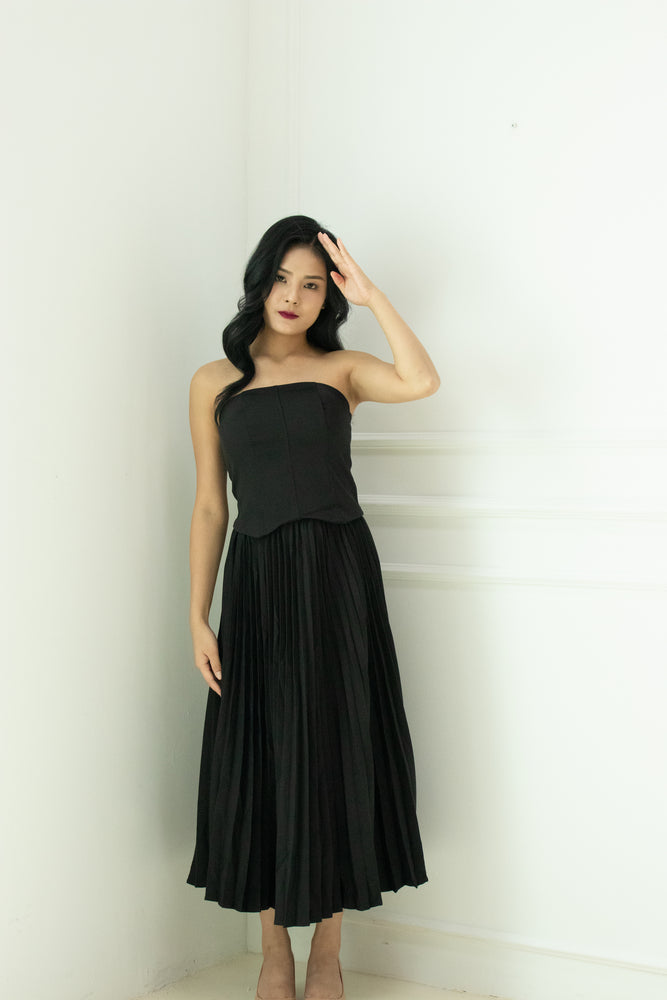 
                  
                    Load image into Gallery viewer, Jaque Pleated Skirt in Black
                  
                