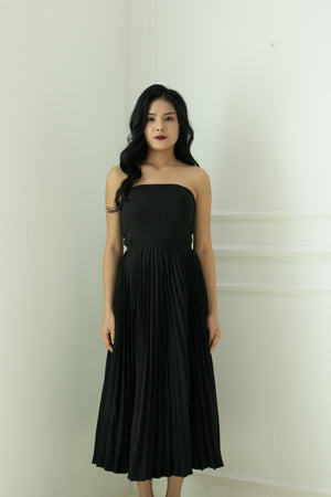 
                  
                    Load image into Gallery viewer, Jaque Pleated Skirt in Black
                  
                