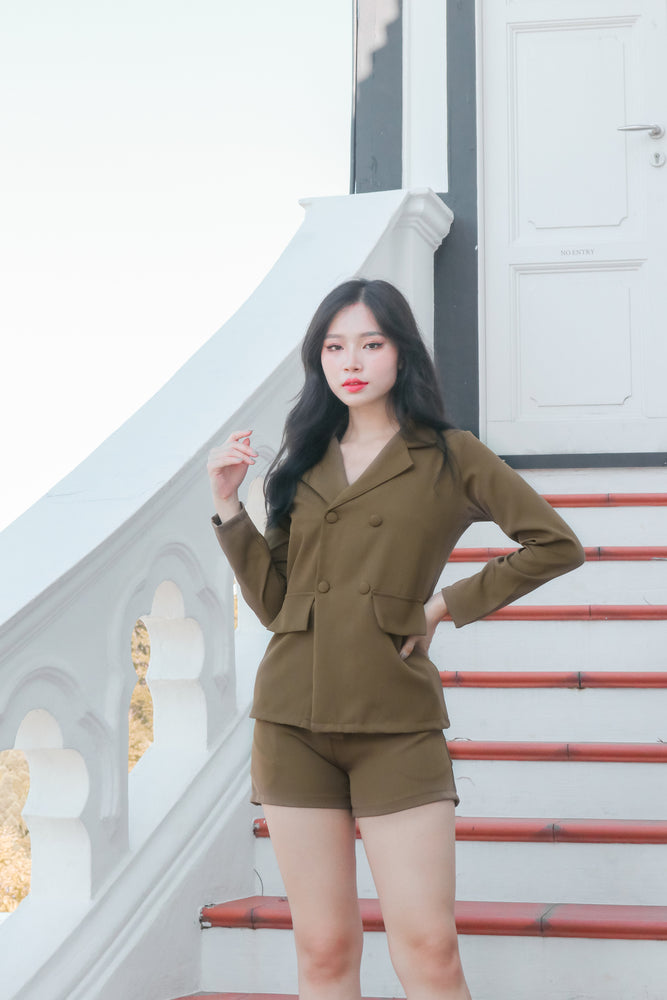 
                  
                    Load image into Gallery viewer, Larlia Blazer in Army Green
                  
                