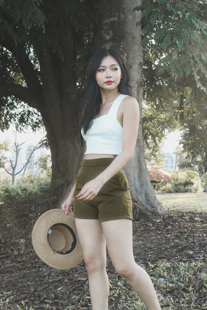 
                  
                    Load image into Gallery viewer, Larlia Structured Highwaisted Shorts in Army Green
                  
                