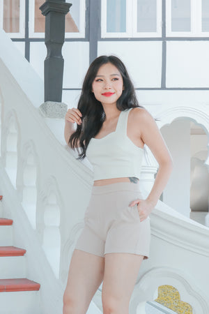 
                  
                    Load image into Gallery viewer, Larlia Structured Highwaisted Shorts in Khaki
                  
                
