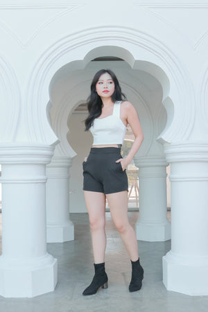
                  
                    Load image into Gallery viewer, Larlia Structured Highwaisted Shorts in Black
                  
                