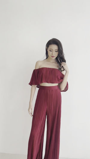 
                  
                    Load and play video in Gallery viewer, Cleolia Pleated Pants in Burgundy
                  
                